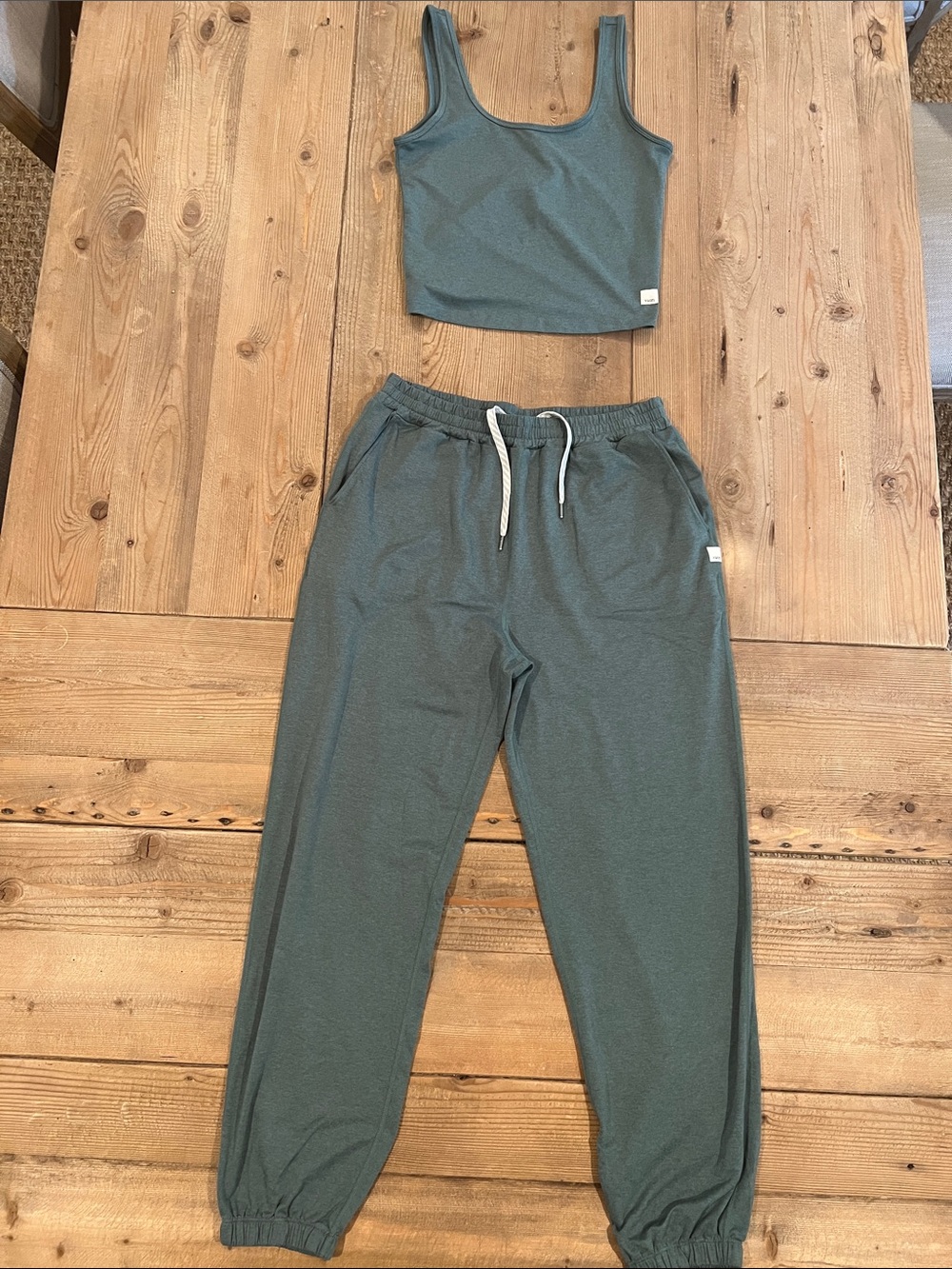 VUORI- Sage Green Drawstring Jogger Pants and Crop-tank - set - size S women